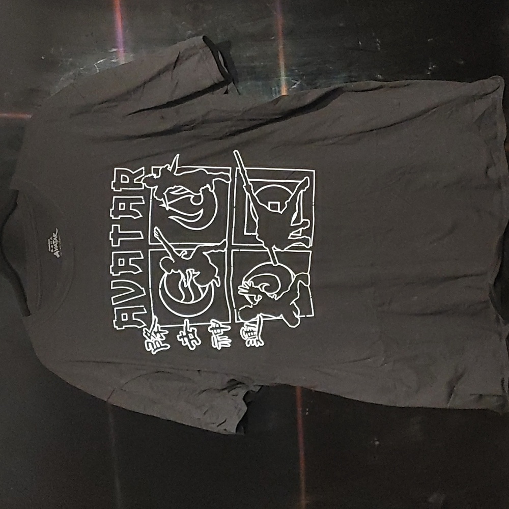Nickelodeon Avatar xl tshirt